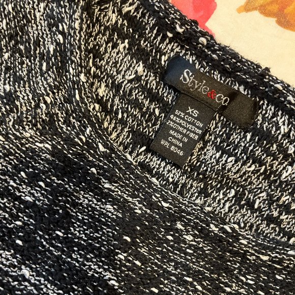 STYLE & CO Sweater Size XS Long Sleeves Sparkly Knit Gray Black White - Picture 10 of 14